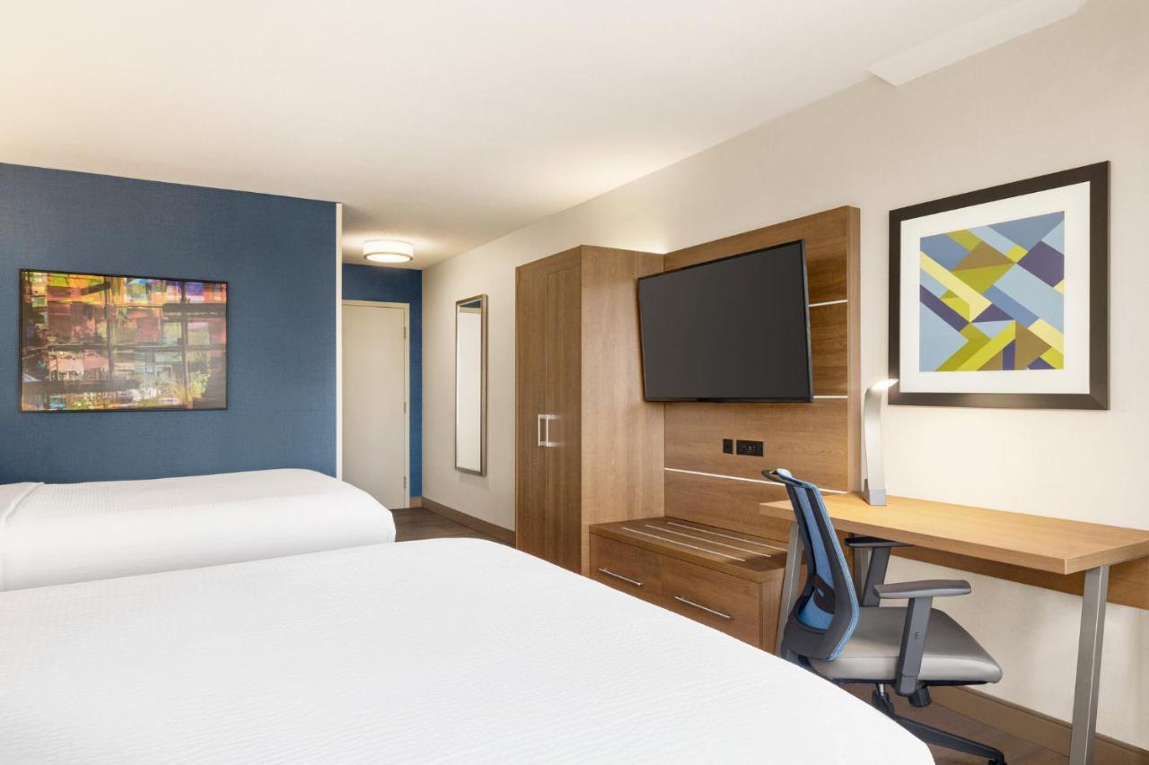 Holiday Inn Express Vancouver-Metrotown Burnaby Exterior foto