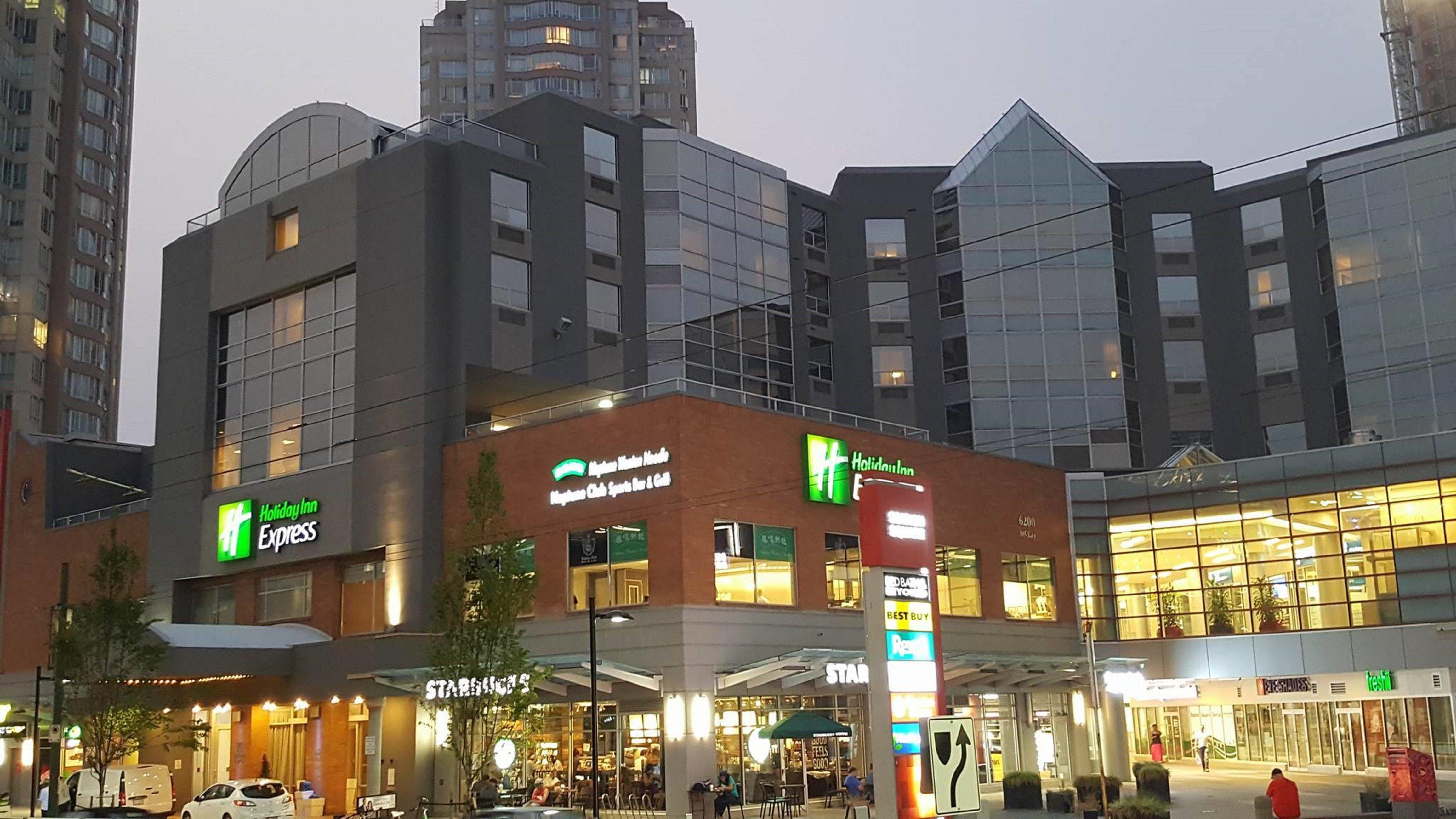 Holiday Inn Express Vancouver-Metrotown Burnaby Exterior foto