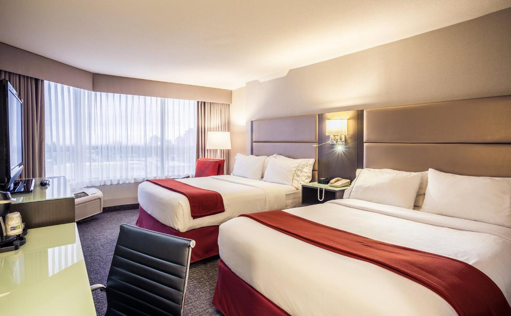 Holiday Inn Express Vancouver-Metrotown Burnaby Exterior foto