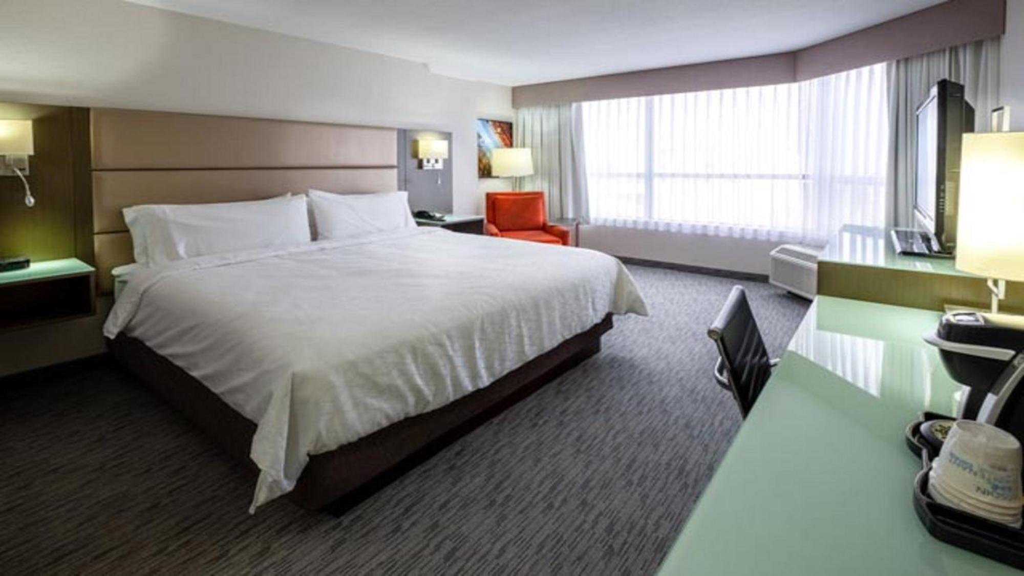 Holiday Inn Express Vancouver-Metrotown Burnaby Exterior foto
